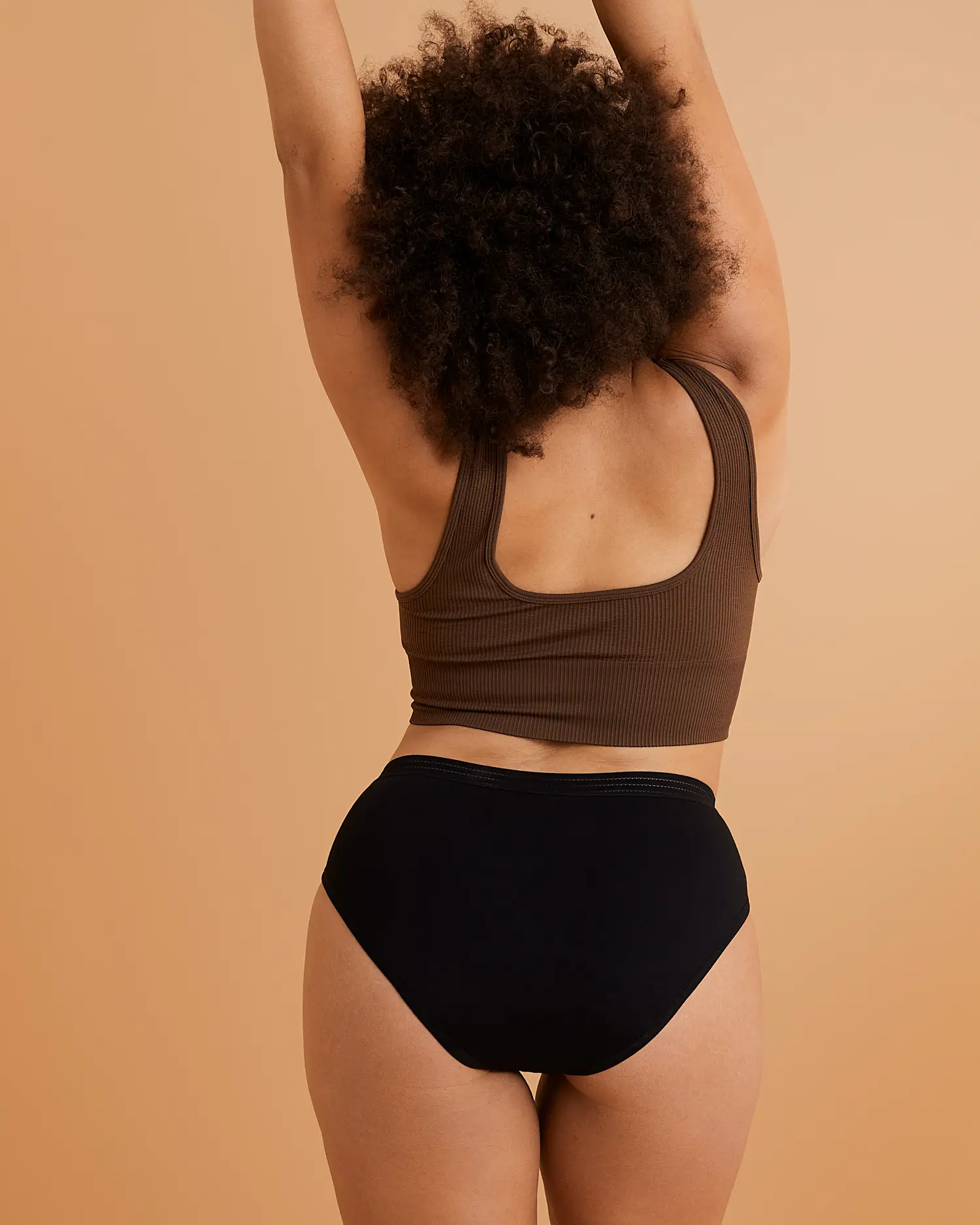 HOW TO STAY COMFORTABLE AND CONFIDENT DURING LIGHT FLOW DAYS