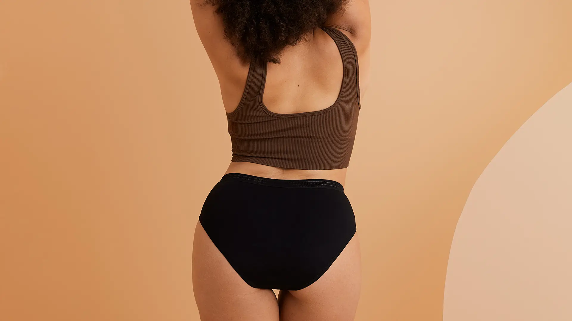 HOW TO STAY COMFORTABLE AND CONFIDENT DURING LIGHT FLOW DAYS